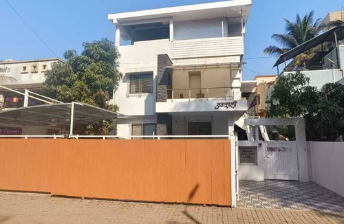 Nashik Villa | Jagshali Villa: Modern 2BHK with Karaoke & 50" TV