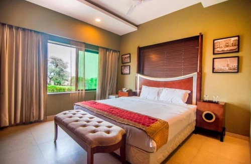 Indore Hotel | Jalsa Hotel & Banquets