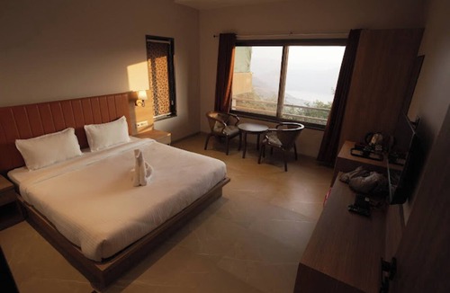 Panchgani Hotel | Jumbo Serene