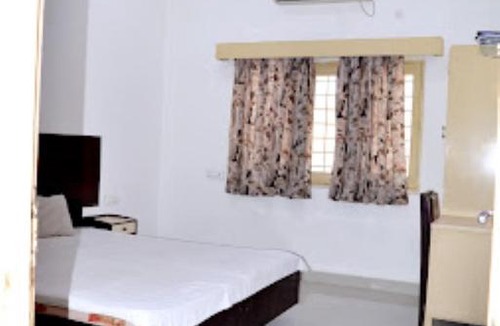 Maihar Hotel | Kadambari Hotel and Restaurant Patehra