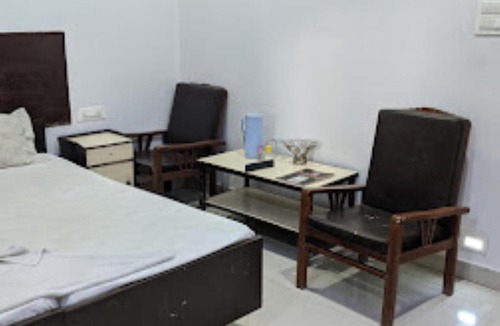 Maihar Hotel | Kadambari Hotel and Restaurant Patehra