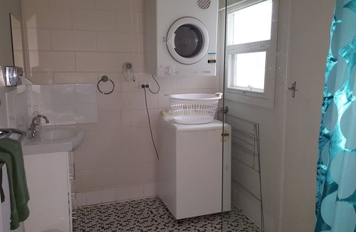 Kingscote Apartment | Kangaroo Island accommodation - Vonny's Rest