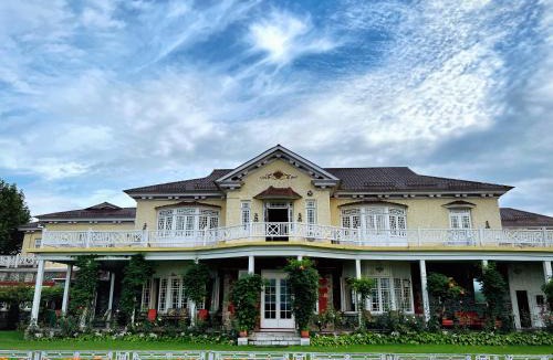 Sonwar Bagh House | Karan Mahal Dal View