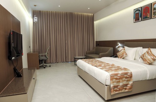 Dwarka Hotel | King's Kraft Shubh Hotel