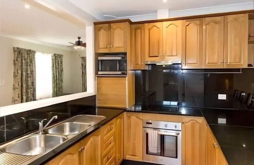 Kingswood House | Kingswood Cosy Estate/11BR