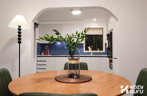 Broadmeadows House | KozyGuru | Broadmeadows | Cozy Home Near Airport