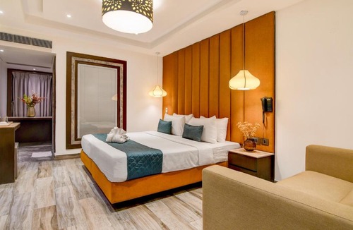 Kolkata Hotel | Kzar Central