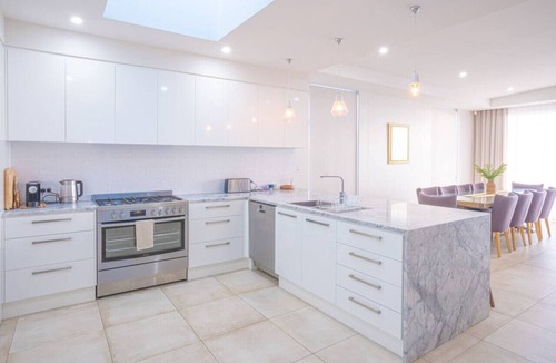 Aldinga Beach House | La Baracca - Aldinga Beach esplanade