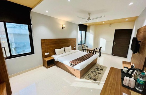 Gomti Nagar Hotel | La Casa Residency