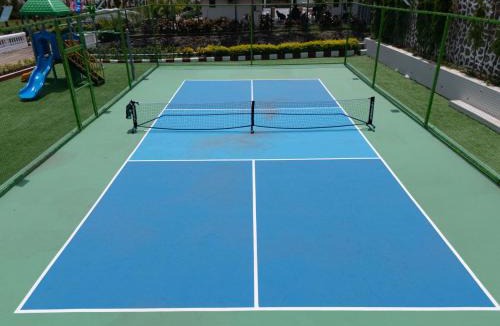 Kune N.m. Villa | La Palm by StayVista - Mountain-view villa, boasting a spacious pool, Gym, Indoor games, Basketball court & A lush lawn with a gazebo