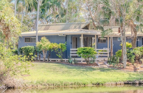 Urangan Apartment | Lake View Studio - Poolside - Hervey Bay
