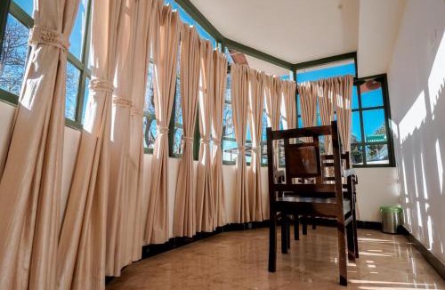 Kandal House | Lakefront Home Hotel
