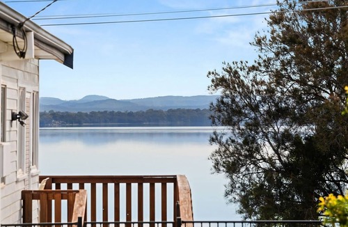 Toukley House | Lakeview Cottage Toukley