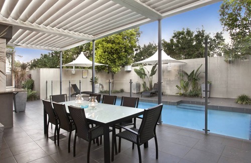 Kangaroo Point House | Lambert House Lower Level - Close to the Gabba, City and Valley. Two queen beds