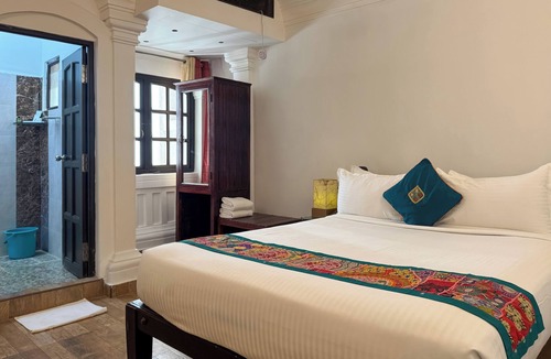 White Town Hotel | Le Chateau
