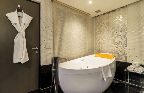 Surat Hotel | Le Meridien Surat