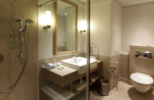 Sector 29 Hotel | Lemon Tree Premier 2, Gurugram