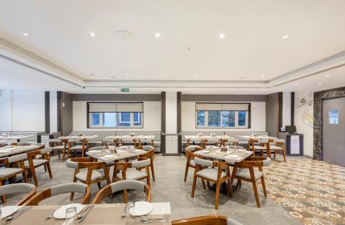 Begumpet Hotel | Lemonridge by Monday Hotels IDPL Balanagar