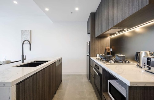 Lidcombe Apartment | Lidcombe Apt Near Olympic Park Train Station