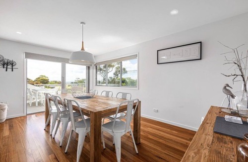 McCrae House | Lighthouse Views, McCrae.