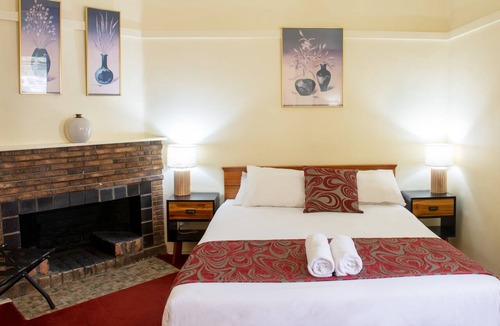 Beechworth Hotel | Linaker Art Deco Motel