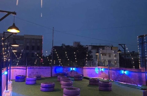 Naranpura Hostel | LIVZO - PURPLE HOUSE