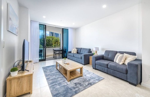 Broadbeach Apartment | Lovely Level 2 Two Bedroom APT