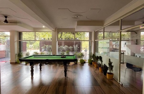 Udyog Vihar Hotel | Luvi Casa