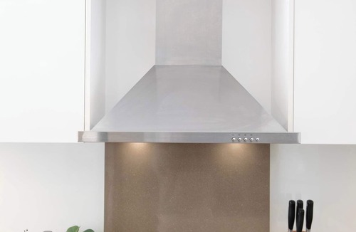 Woolloomooloo Apartment | Luxe Bright with Parking. Next to Harbour Wharf