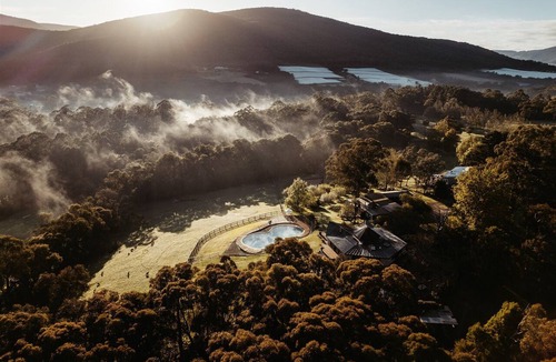 Yarra Junction House | Luxurious Unique, Private Paradise-Kangaroo Manor
