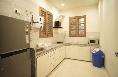 Jaipur House | Luxury 3BR Kitchen Gym Free Parking Market Restaurants