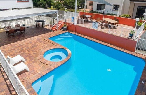 Miami Hotel | Luxury Beach side stay in Miami - 5 mins to Burleigh Heads