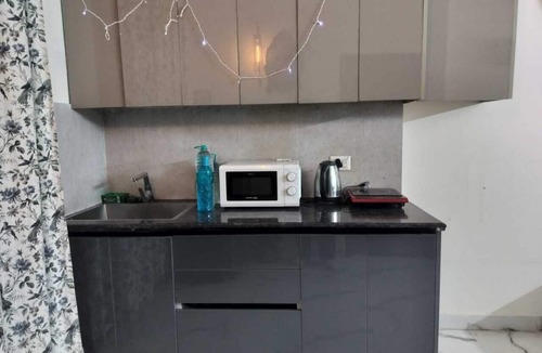 Gurugram Apartment | Luxury Comfort Meets Prime Location – 1BHK Apartment Near Airport & Metro