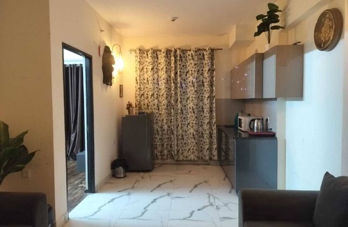 Gurugram Apartment | Luxury Comfort Meets Prime Location – 1BHK Apartment Near Airport & Metro