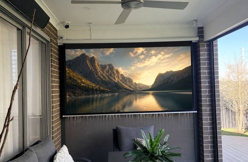 Cobbitty House | Luxury Family Retreat: Games Room & Outdoor Cinema