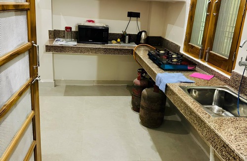 Faizabad House | Luxury King-size Room in Ayodhya. 10 minutes from Ram Mandir!