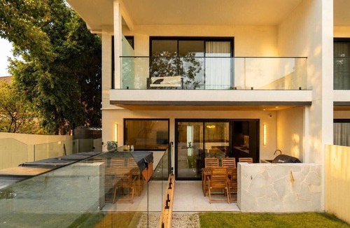 North Ryde Villa | Luxury North Ryde 4BR Duplex with Media Room