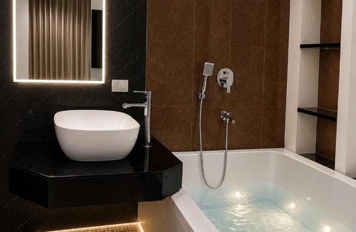 Ratanada Hotel | luxury Rooms with Rooftop Swimming pool Ratanada