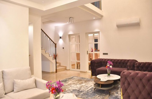 Toli Chowki House | Luxuryhouse-3br-free Car & Driver-balcony-wifi