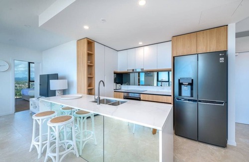 Broadbeach Apartment | Lv16 Beach View 2bed APT