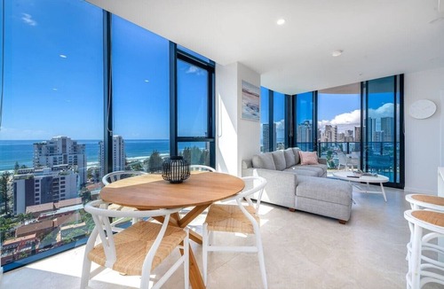 Broadbeach Apartment | Lv16 Beach View 2bed APT
