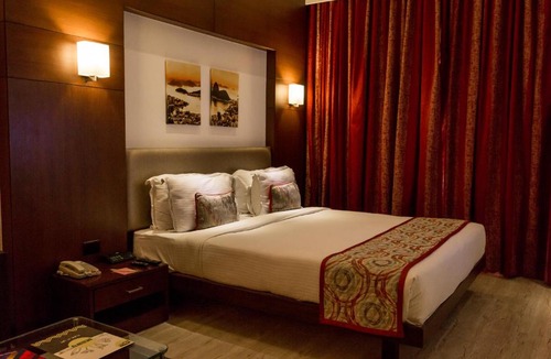 Tatabad Hotel | M Inn