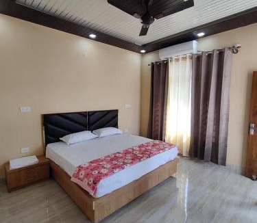Dehradun Hotel | M2 lambardaar