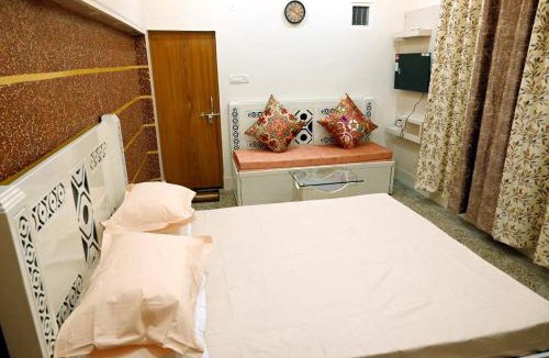 Varanasi House | Madhi Basera