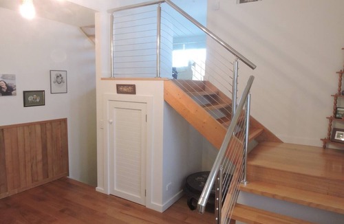 Bridport House | Magic home, magic views. Minutes walk to beaches, swimming, shops, restaurants