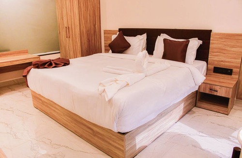 Mandav Hotel | Mandu's Green Valley Resort