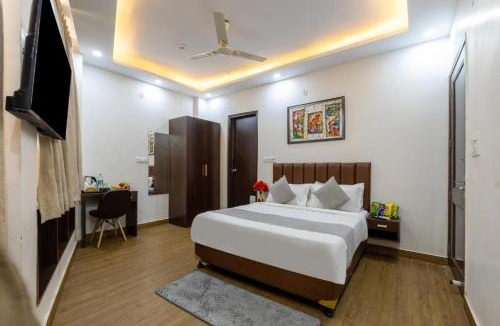Naraina Hotel | Mannat green Residency Near Naraina Metro