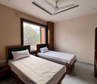Varanasi Hotel | Mannat S R D