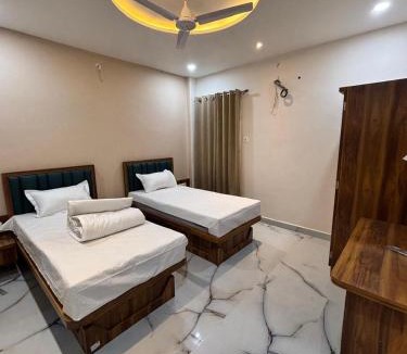 Varanasi Hotel | Mannat S R D