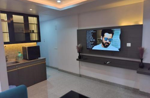 Gomti Nagar Apartment | MANTHAN The Comfort Stay DLF MY PAD